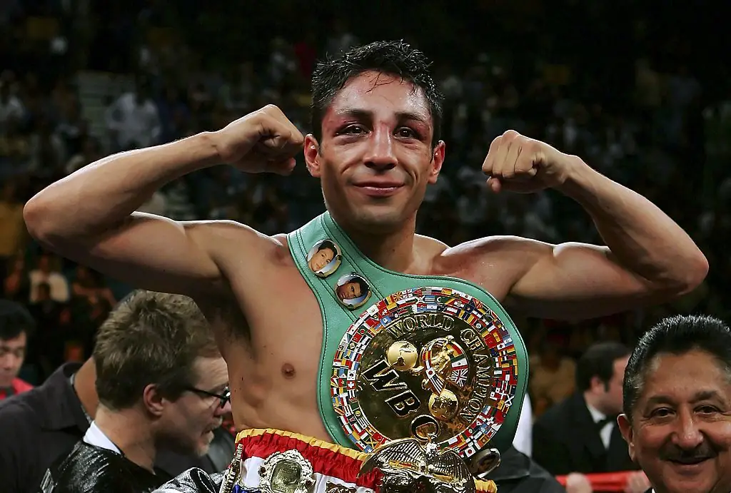 Boxing icon Israel Vazquez tragically dies at age 46