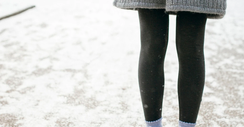 Expert issues warning why wearing leggings on a plane could kill you