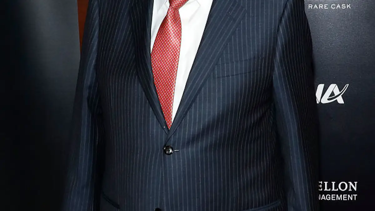 Billionaire Warren Buffett is giving away $6,000,000,000 - here's who ...
