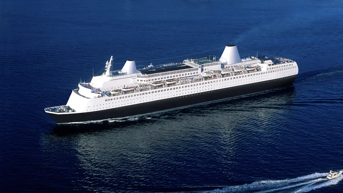 Married couple reveal shocking number of people they sleep with each week on sex cruise