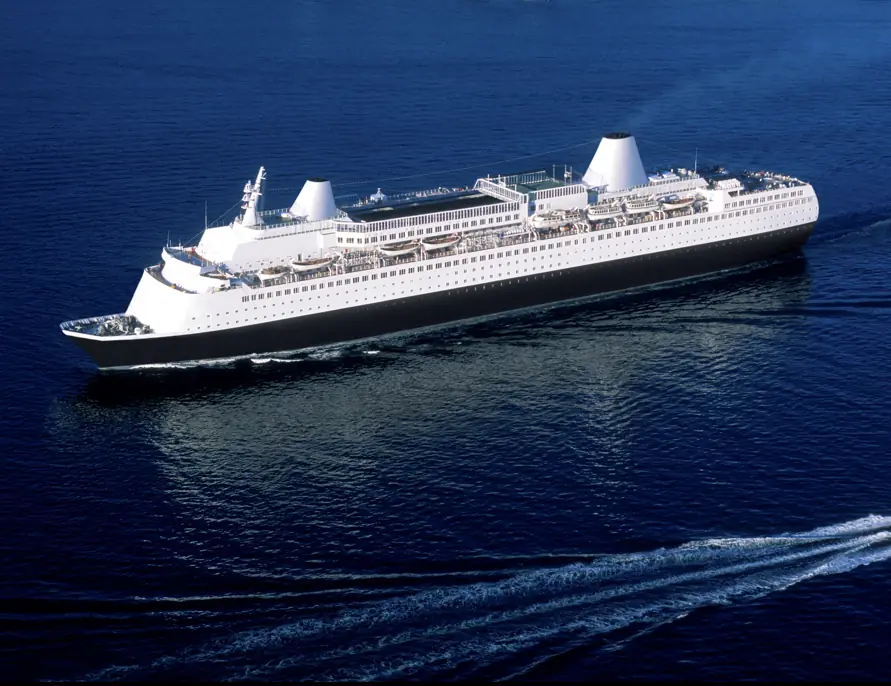 Some people have called cruise ships "giant petri dishes". Credit: Jupiterimages / Getty