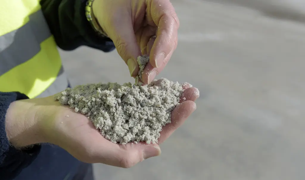 Scientists discover $540,000,000,000 worth of 'white gold' sitting beneath California lake