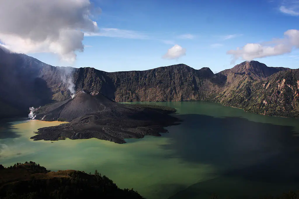 Marins fell an estimated 984 feet down the volcano's treacherous terrain on June 21. Credit: Ulet Ifansasti / Getty