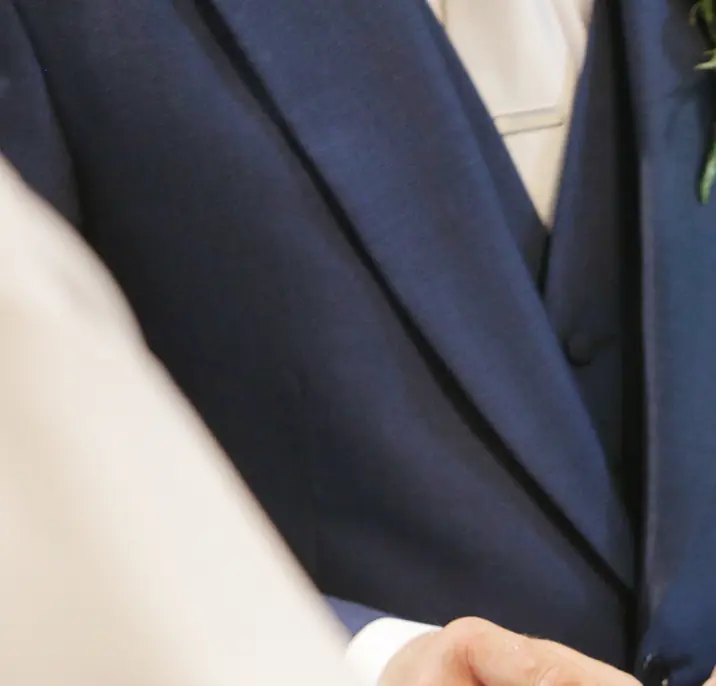 Bride has explicit three-word response after seeing her groom at the altar for the very first time - Article Image 1