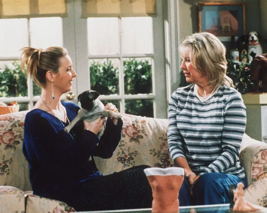 Garr alongside Lisa Kudrow in Friends. Credit: Hulton Archive / Getty