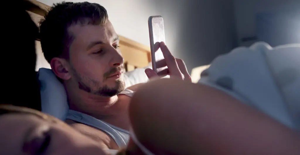 Private investigator reveals the one thing cheating men do that gives them away
