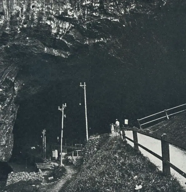 Peak Cavern. Credit: Print Collector / Getty