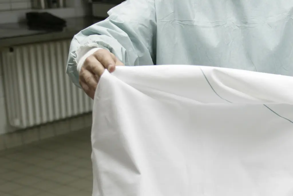 Autopsy technician reveals one of the most common ways her patients die through everyday act