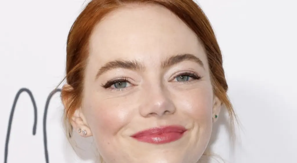 Emma Stone's dramatic transformation as she goes completely bald