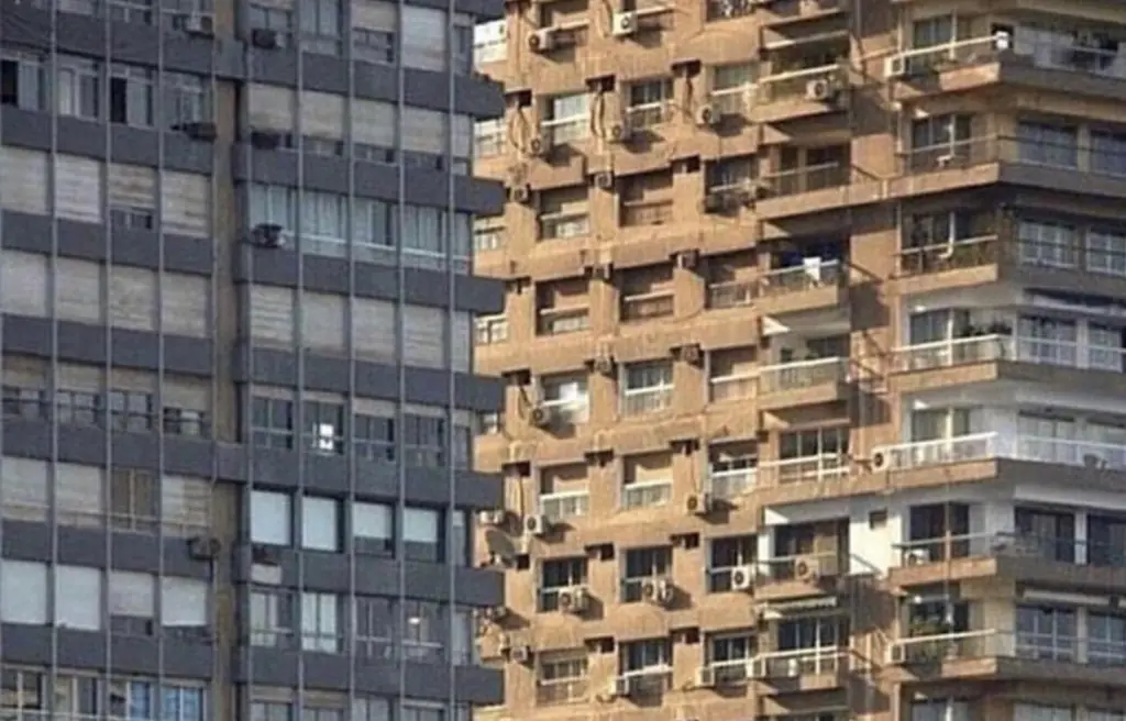 Social media users cannot agree on which building is closer in viral photo