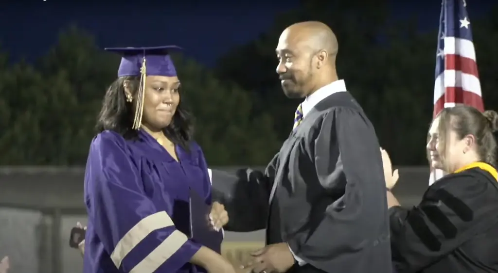 18-year-old dies after collapsing during her high school graduation