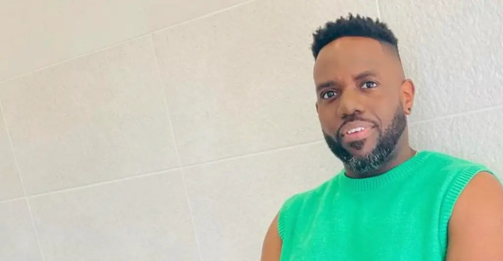 Minnesota news anchor bravely comes out live on air