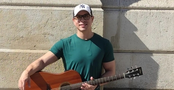 Singer, 35, dies instantly on stage in front of fans after freak accident