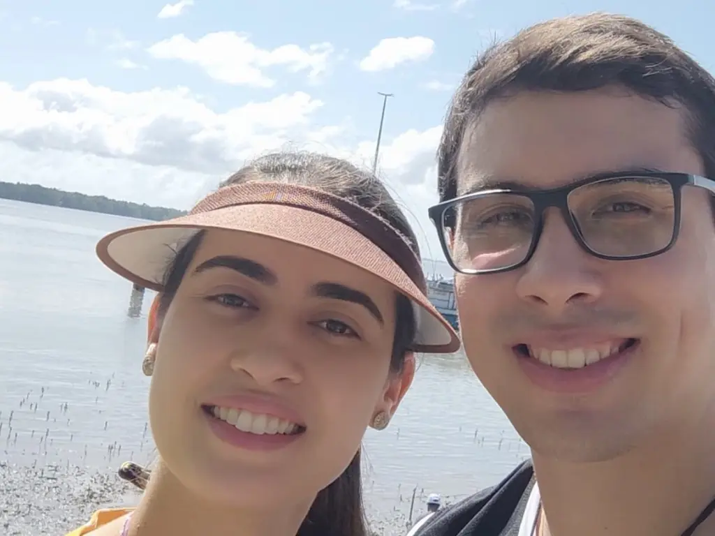 Wife of singer who died on stage in freak accident issues a heartbreaking message