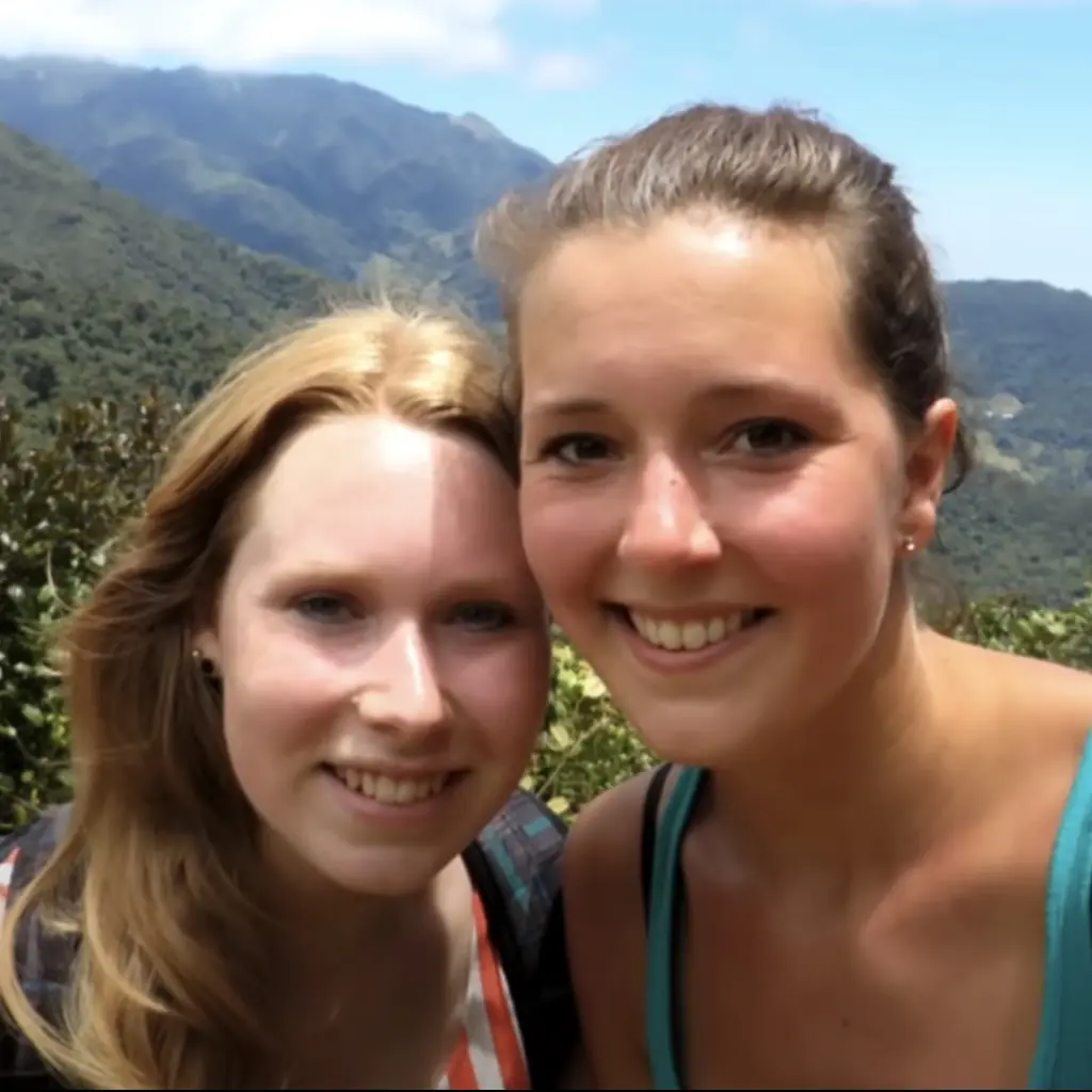 Kris Kremers and Lisanne Froon. Credit: YouTube