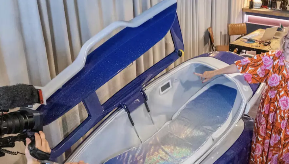 Witness who watched first person die using controversial 'suicide pod' explains what happened at the scene