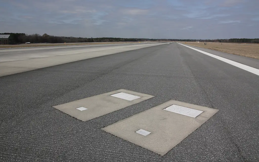 The two graves in the middle of the runway Credit:  Savannah/Hilton Head International Airport