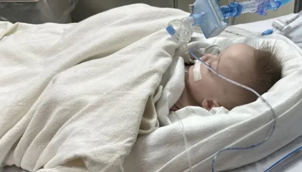 Woman's boyfriend gave her baby boy a bear hug - now the baby is fighting for his life in hospital