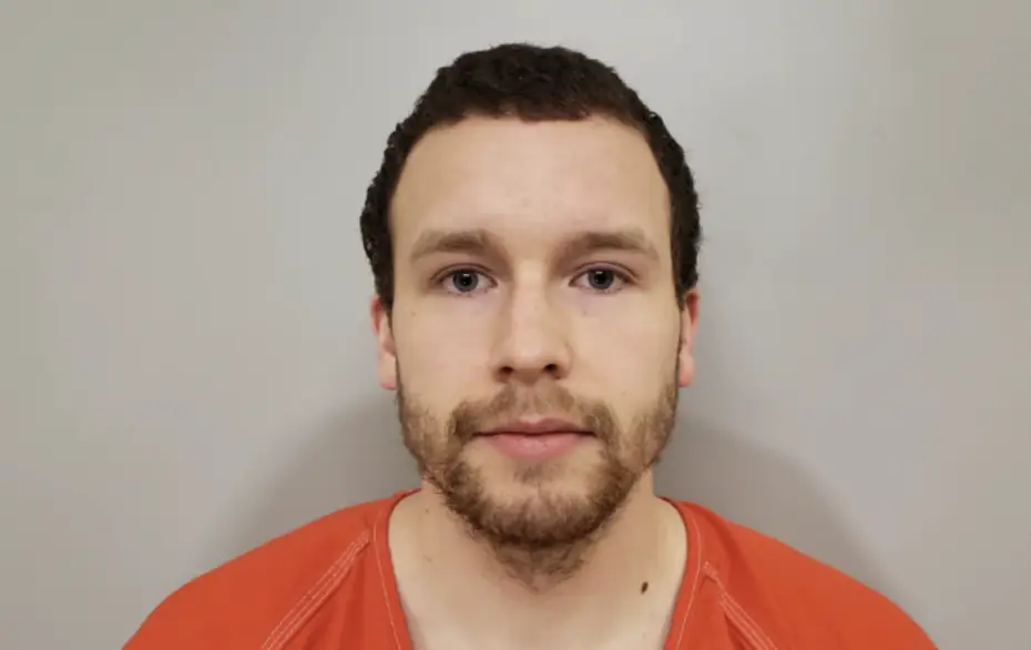 Dad turns himself in after killing convicted sex offender he says was stalking his daughter