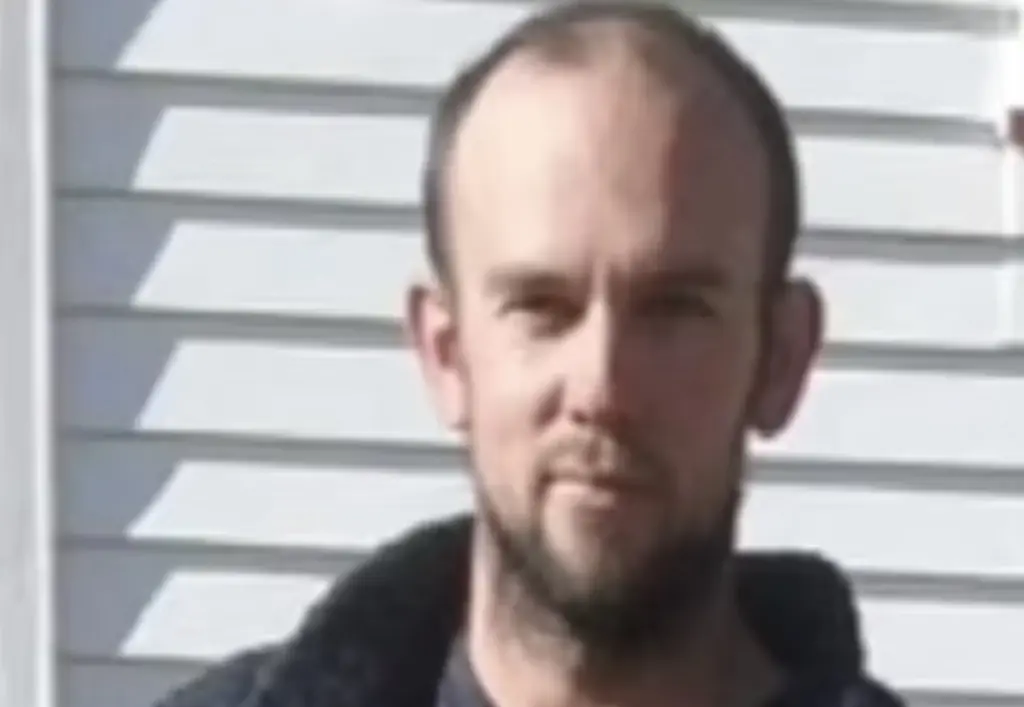 Desperate mom shares eerie letter from fugitive ex who disappeared with their three children