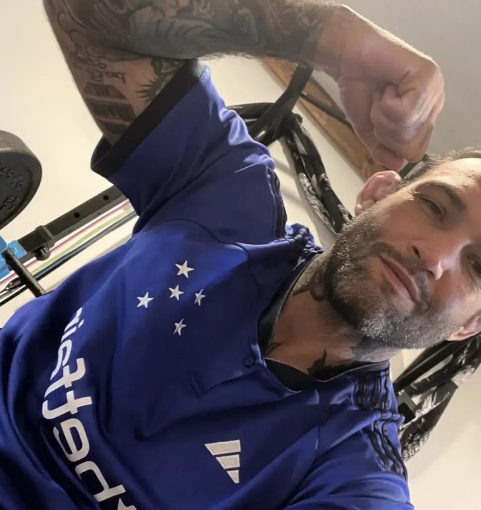 The MMA star has passed away at the age of 38. Credit: bombatuf/Instagram