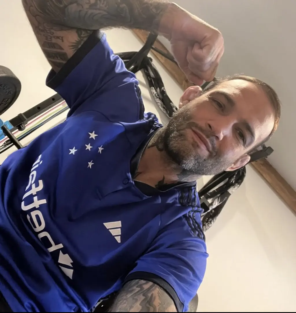 The MMA star has passed away at the age of 38. Credit: bombatuf/Instagram