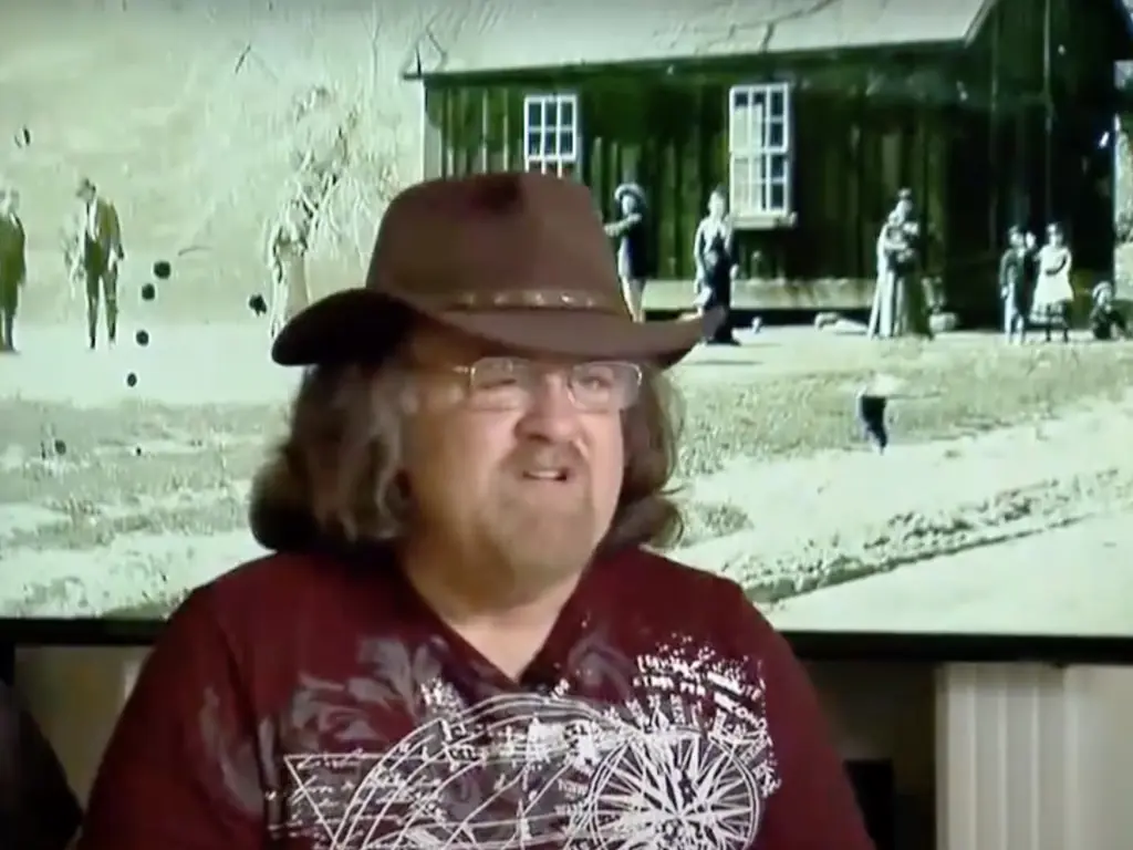 Man who paid just $2 for old photo is told it's worth $5,000,000 after experts learn who is in the picture