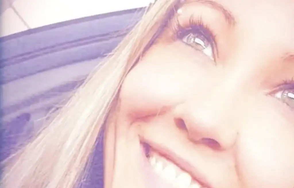 Woman tragically dies at Kansas airfield after walking into moving plane propeller while taking photos