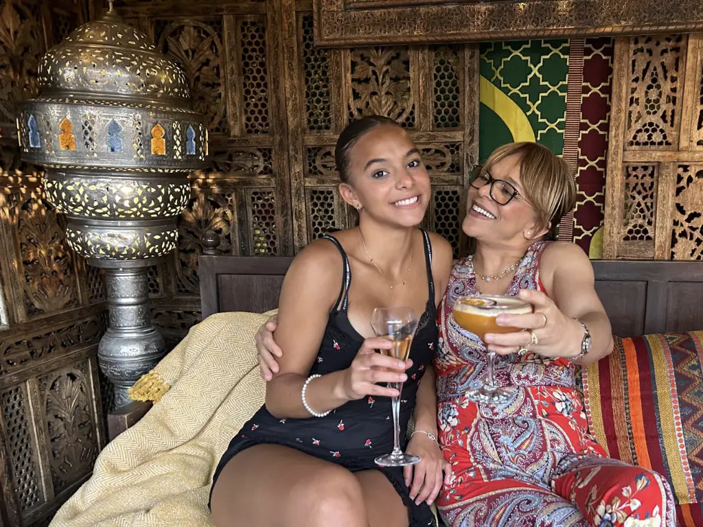 Teen girl's heartbreaking last words as she died on mom's shoulder after eating meal of chicken and fries