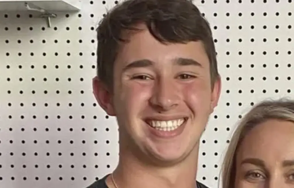 18-Year-old tragically dies in crash on way to Kansas City Chiefs game after mom surprised him with tickets