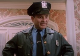 Some viewers are only just realizing who plays the cop at the start of 'Home Alone'