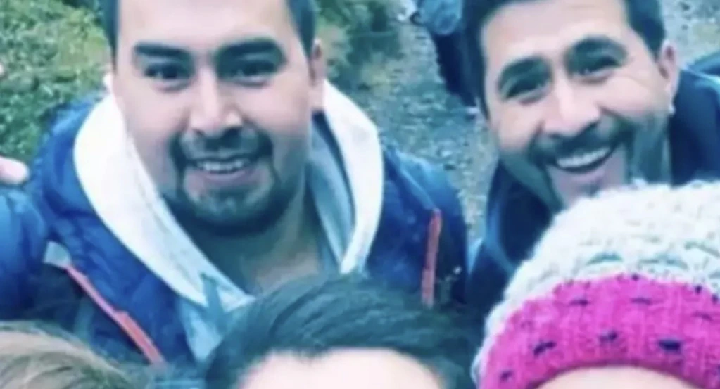 Photo of six friends coming together for selfie leaves people horrified after spotting a seventh face