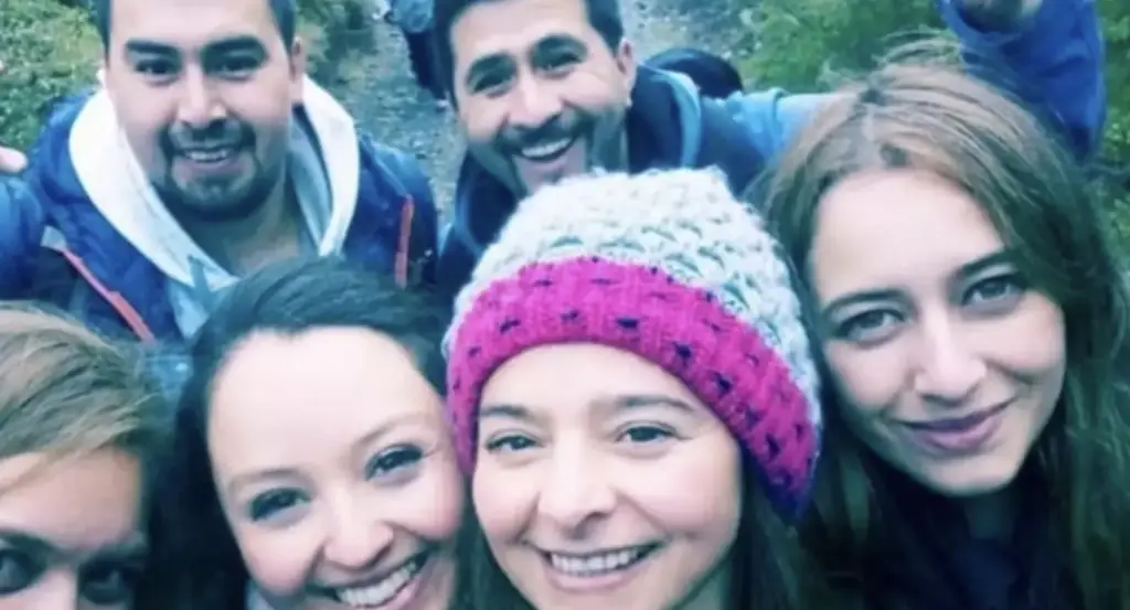 Photo of six friends coming together for selfie leaves people horrified after spotting a seventh face