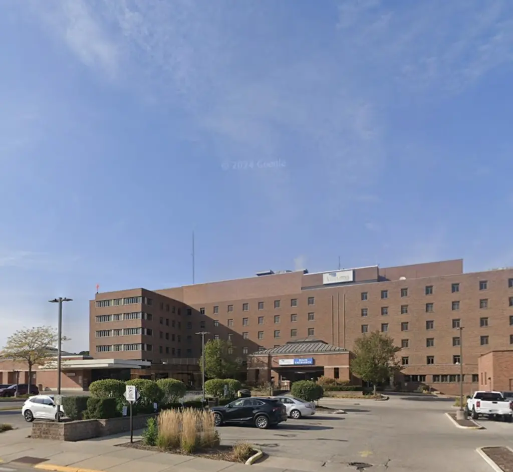 Family of Illinois woman demands answers as she dies after her freezing body was found on hospital roof