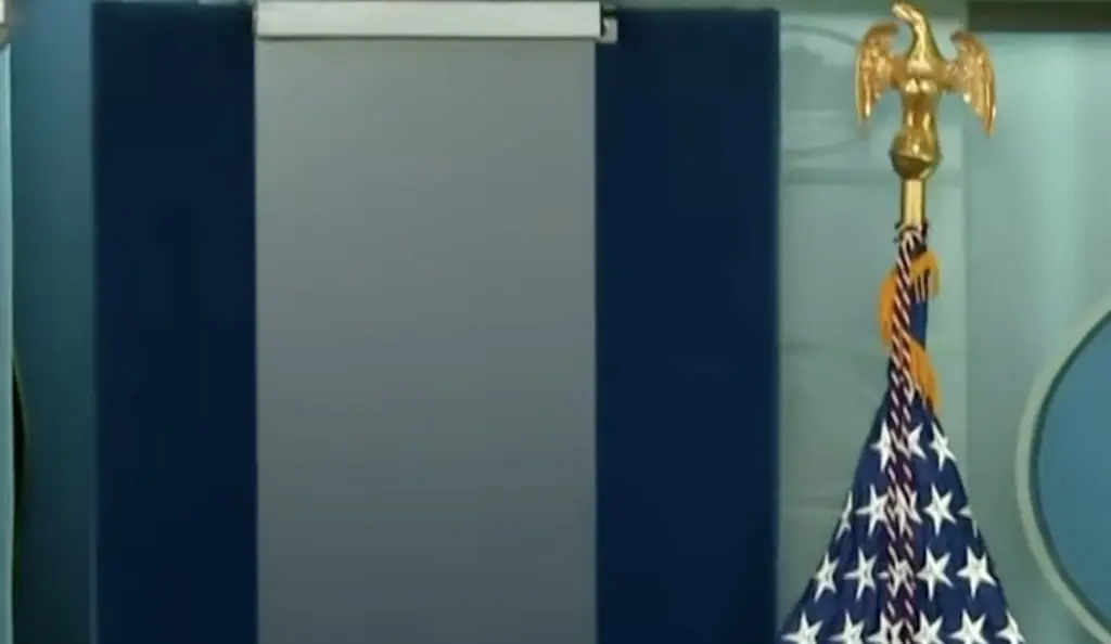 President Donald Trump confirms there are 'no survivors' in briefing after tragic American Airlines crash