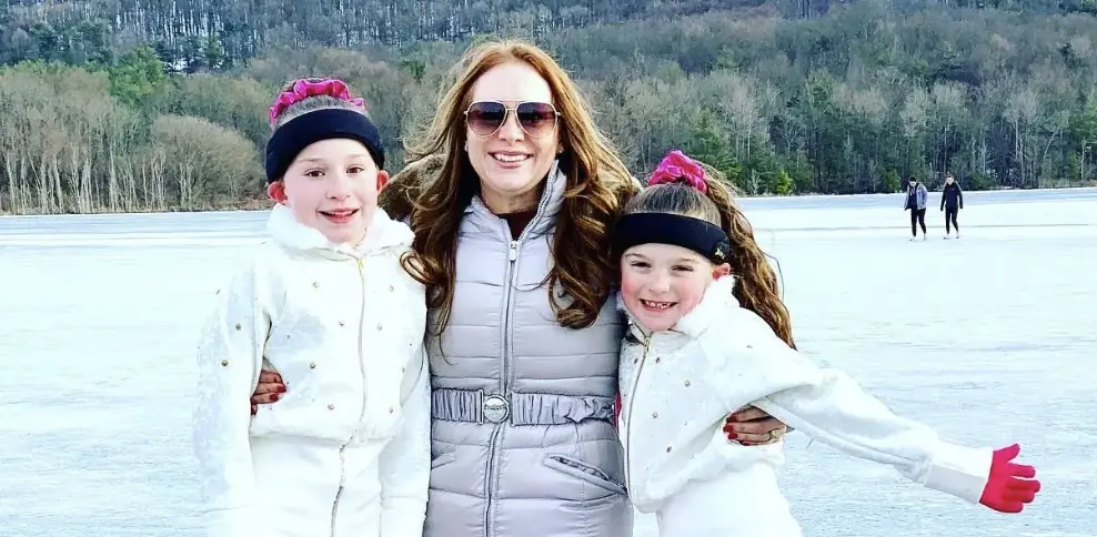 Figure-skating sisters aged 14 and 11 among the victims of American Airlines crash