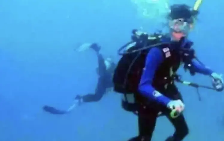 Seemingly innocent underwater photo led to husband's murder trial due to small detail