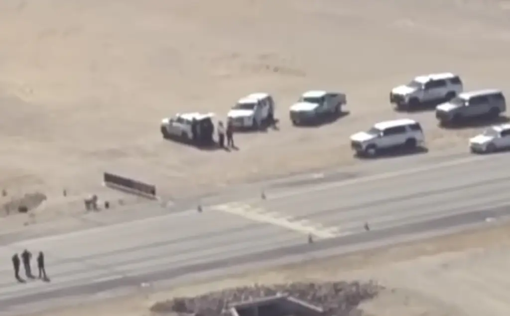 Two dead after small planes collide mid-air above Arizona