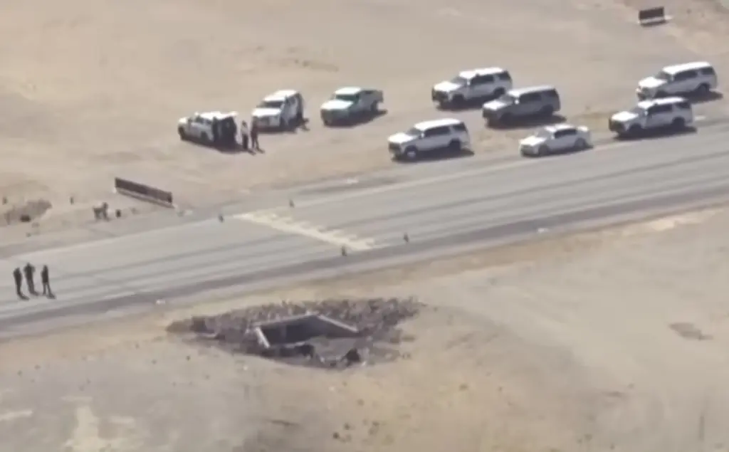 Two dead after small planes collide mid-air above Arizona