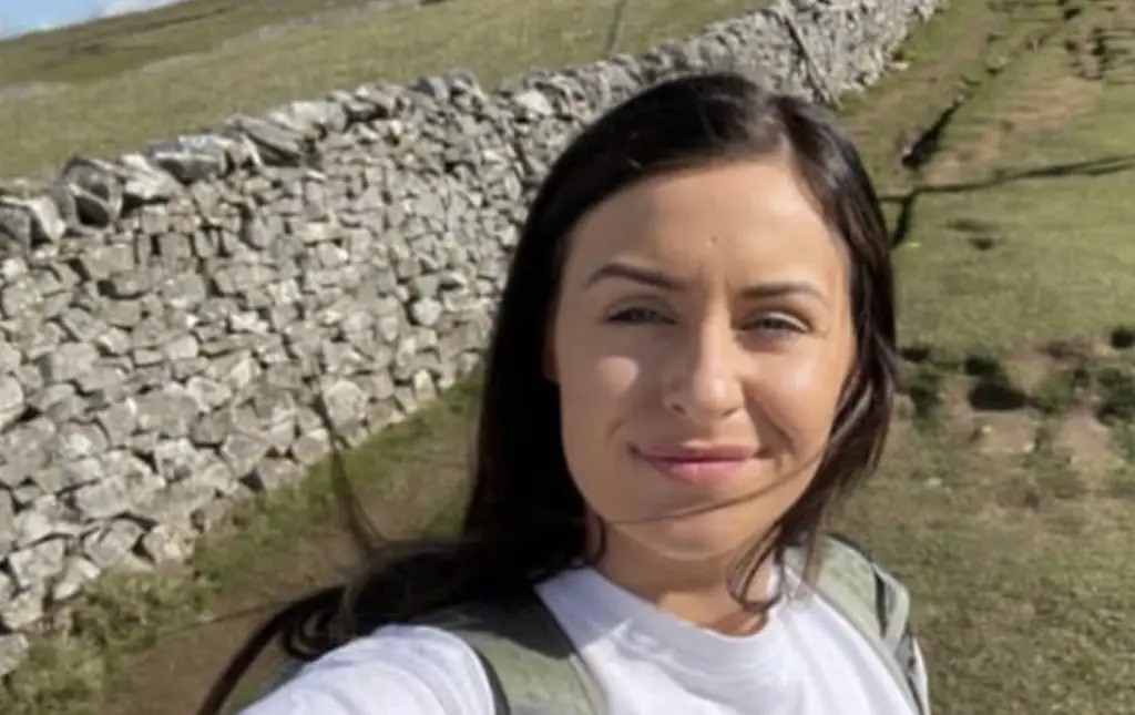 Pregnant woman, 26, dies by suicide after extreme nausea and sickness left her bedridden