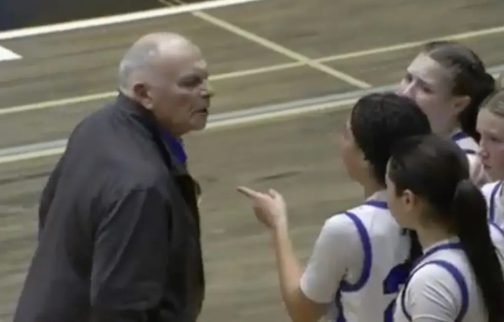 Lip reader reveals what high school basketball coach said after pulling upset player's hair