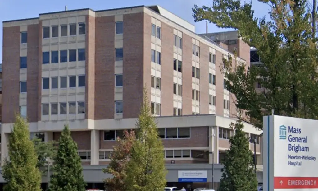 Investigation launched after at least 5 nurses who work on the same floor of Massachusetts hospital all develop brain tumors