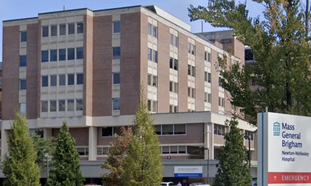 Investigation launched after at least 5 nurses who work on the same floor of Massachusetts hospital all develop brain tumors