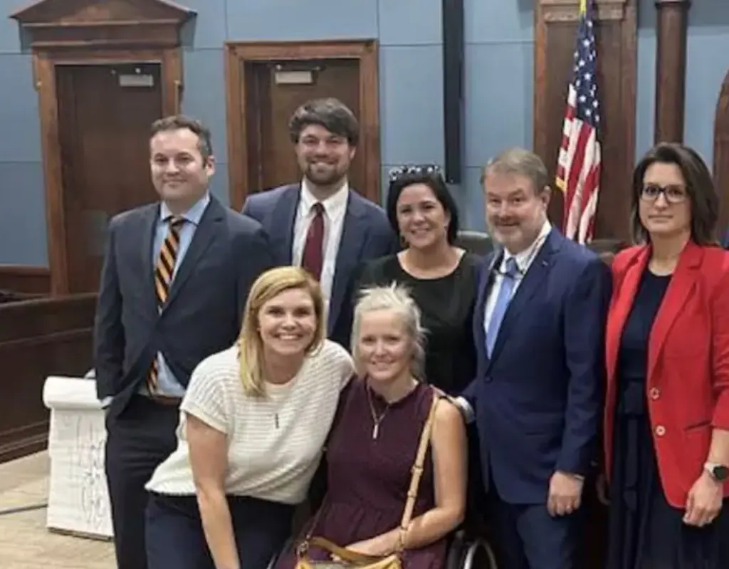 Georgia woman awarded $70,000,000 after she collapsed at home and woke up with no legs