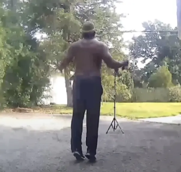 Moment man's Apple Watch saves his life after he suffers stroke during workout - Article Image 1