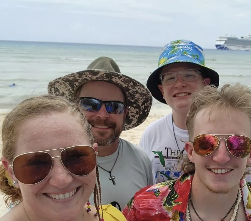 Nebraska teen's graduation ends in tragedy as family of 4 die in apparent murder-suicide