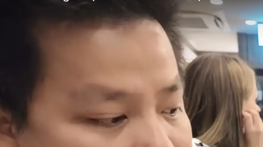 Social media users go nuts as food YouTuber fails to spot huge Hollywood A-lister sat right next to him during restaurant review