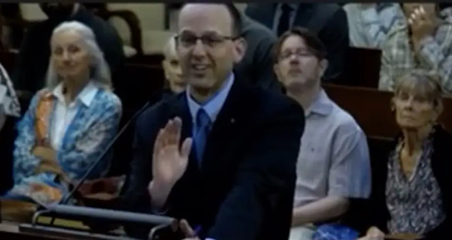 Painfully awkward moment male attorney calls female judge 'honey' in court