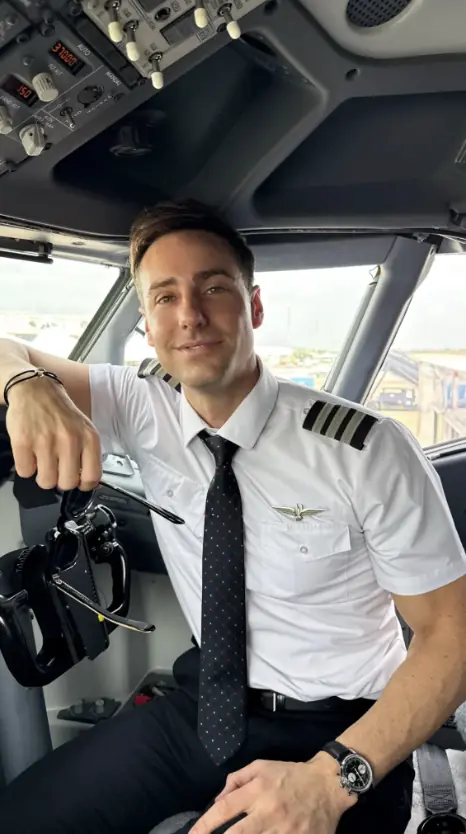 Credit: @flywithgarrett / Instagram.