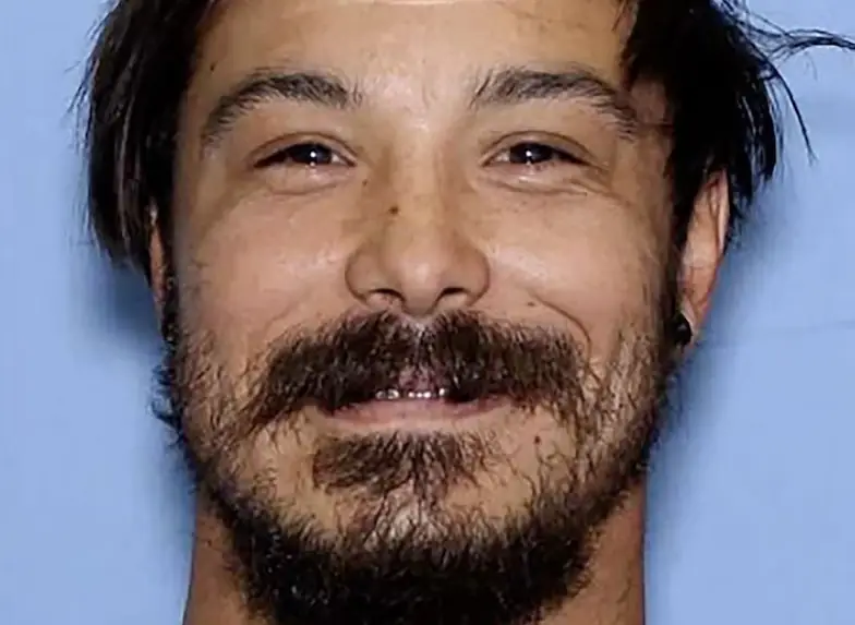 Police on hunt for Travis Decker accused of killing three daughters share sad update on search